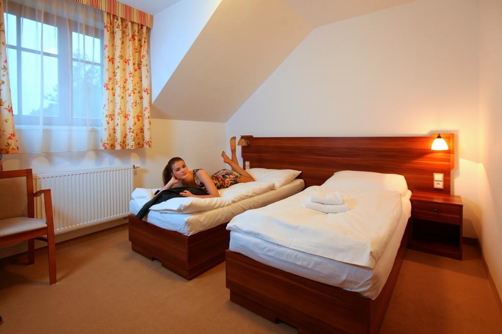 Hostinec U Hubálků Kostelec nad Orlicí Habitación foto