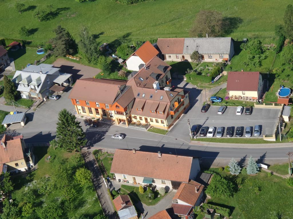Hostinec U Hubálků Kostelec nad Orlicí Exterior foto
